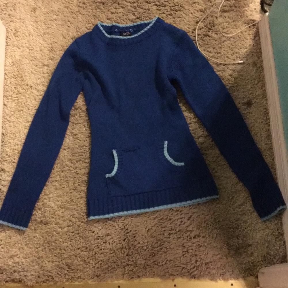 BLUE SWEATER BUE IT NOW❄️